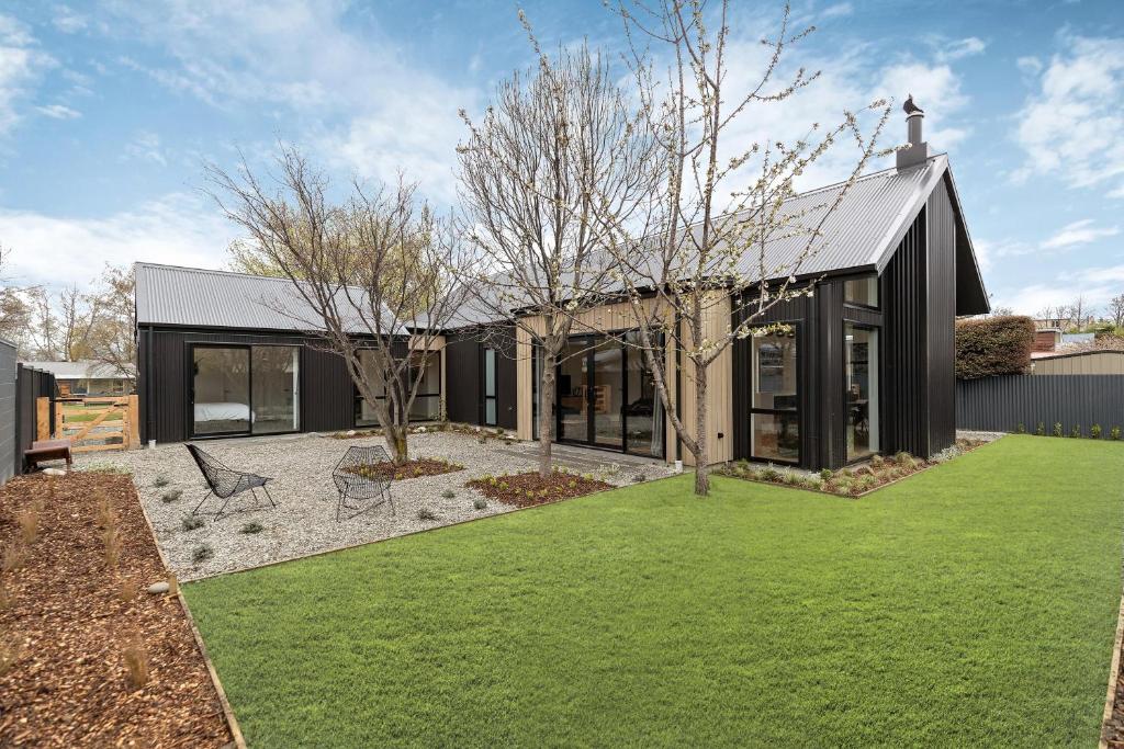 luxe arrowtown home